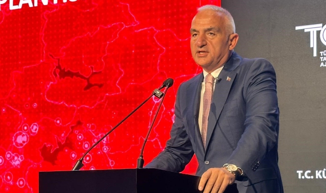 Bakan Ersoy üçüncü çeyrek turizm verilerini açıkladı!