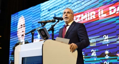 Bakan Işıkhan’dan İzmir’de yaylım ateşi: Dağlarında çiçekler değil çöp yığınları büyüyor!