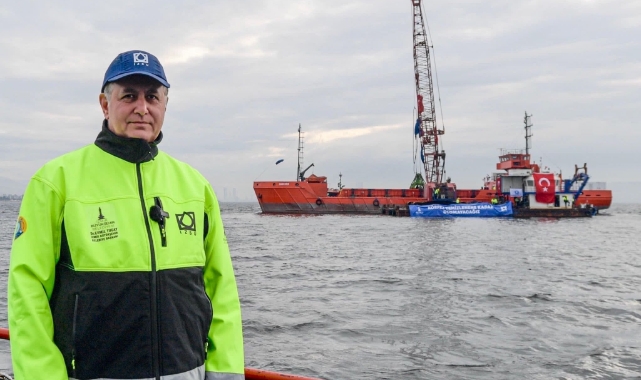 Başkan Tugay'dan 'koku' açıklaması: Sorun alg patlaması!