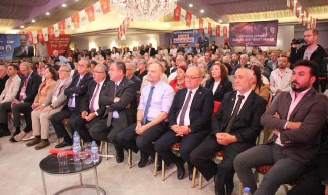 CHP Aydın İl Kongresi’nde gergin anlar