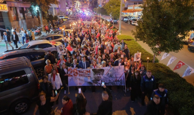 Çiğli’de “İstiklalden İstikbale Büyük Cumhuriyet Yürüyüşü ”ne yoğun katılım