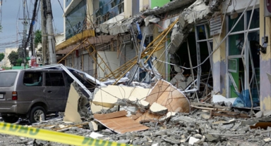 Filipinler’de 7.4 büyüklüğünde deprem!