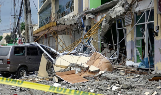 Filipinler’de 7.4 büyüklüğünde deprem!