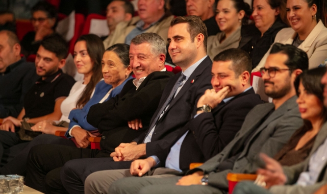 Güzelbahçe’de kahkaha dolu gece