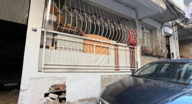 Hamam böcekleri ve fareler cirit atıyor... İzmir’de çöp ev isyanı!