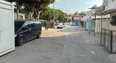 İzmir'de eski eş dehşeti: Sokak ortasında bıçaklayarak öldürdü