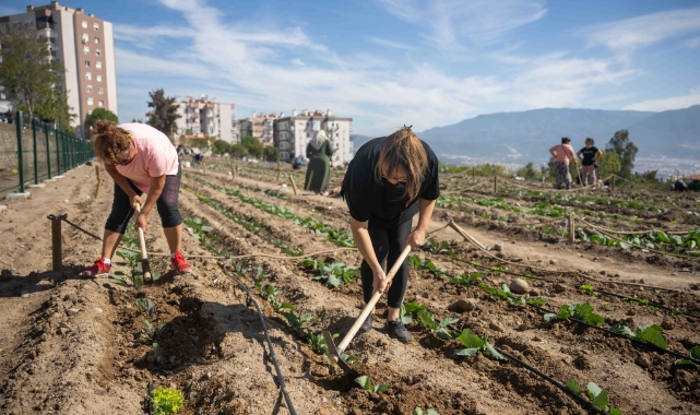 Kadınlar toprakla, Bornova umutla buluşuyor