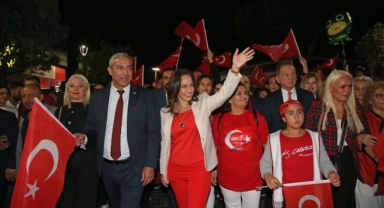 Karşıyaka 29 Ekim’de gelincik tarlasına dönüşecek!