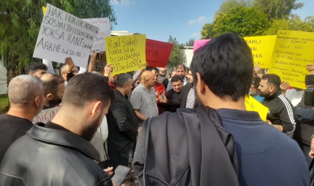 Karşıyaka pazarcılar sokağa indi… ‘Şarlatan ekibe peşkeş çektirtmem’