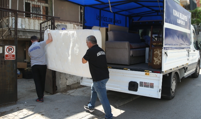 Konak’ta ‘Evden Eve Dayanışma’ devam ediyor