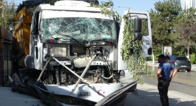 Kontrolden çıkan hafriyat kamyonu iş yerlerine daldı: 4 iş yeri kullanılamaz hale geldi