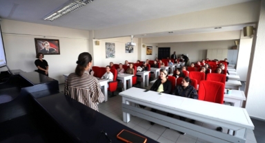 Menderes Belediyesi’nde personele işaret dili eğitimi