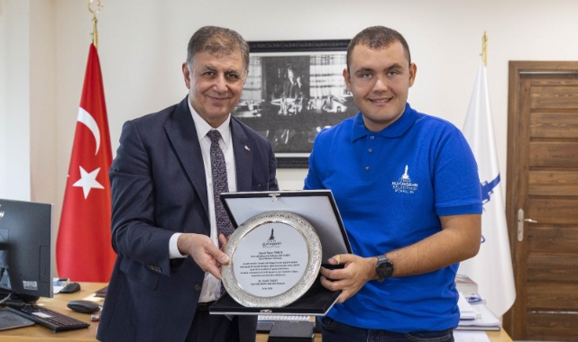 Tarihi başarılara imza atan Tuna, Başkan Tugay’la buluştu