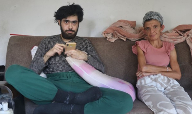 Telefon bağımlısı genç 3 yıldır evden dışarı çıkmadı!