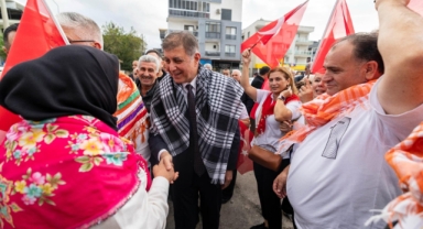Tugay'dan Menemen'de '29 Ekim' mesajları: Cumhuriyet’e sahip çıkacağız!