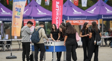 Üniversiteli gençler İzmir’e festivalle “merhaba” dedi