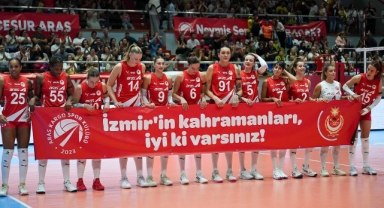 Voleybolun yıldızlarından İzmir İtfaiyesi’ne teşekkür
