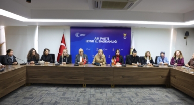 AK Kadın İzmir'den, Kadına Yönelik Şiddete Karşı Mücadele Günü'nde açıklama!