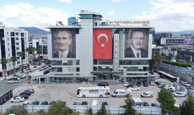 AK Parti İzmir’de görevden alınan ilçe başkanları düğümü çözülecek mi?