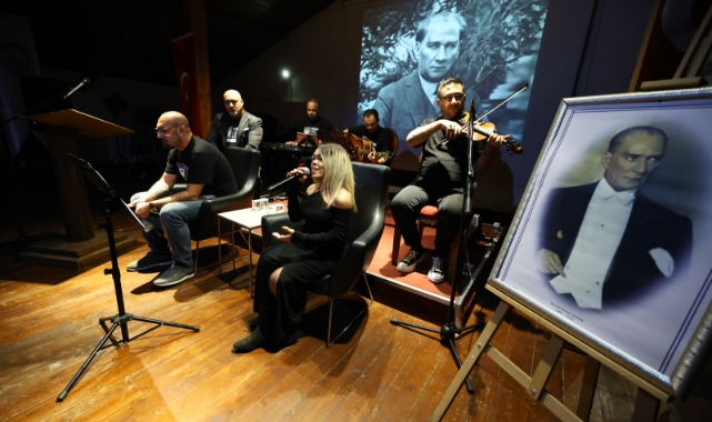 ATATÜRK, EFES SELÇUK'TA ŞARKILAR VE ŞİİRLERLE ANILDI