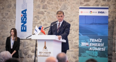 Başkan Tugay’dan sanayicilere yeşil dönüşüm çağrısı