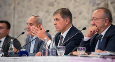 Başkan Tugay su ürünleri kooperatiflerinin temsilcileri ile buluştu