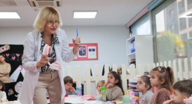 Buca Belediyesi’nden ilçenin miniklerine diş sağlığı eğitimi