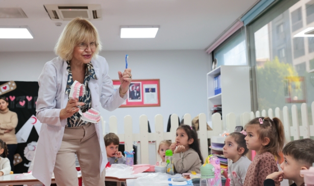 Buca Belediyesi’nden ilçenin miniklerine diş sağlığı eğitimi