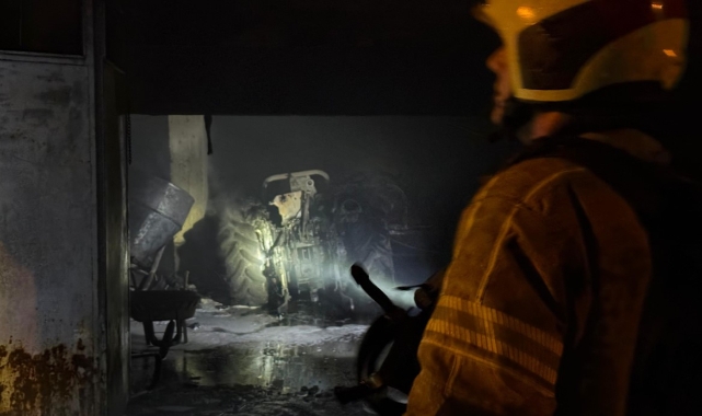 Bursa’da üç katlı binada çıkan yangın paniğe neden oldu