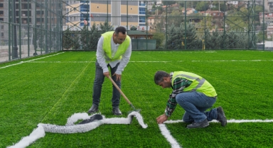 Büyükşehir’den gençlere beş yeni halı saha