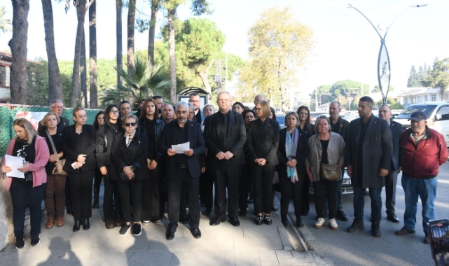 CHP İzmir 30 ilçede okulların önündeydi!