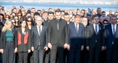 CHP İzmir Ata’sını andı!