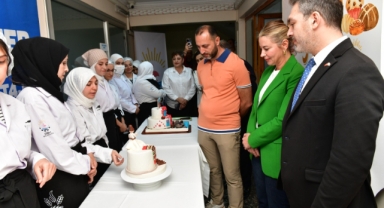 Çiğli’de İstihdama Tatlı Dokunuş: Pastacılık Kurslarının İlk Mezunları Sertifikalarını Aldı