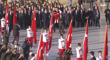Devlet erkanı Anıtkabir'de