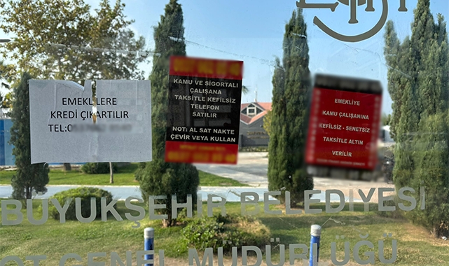 İzmir’de otobüs duraklarında dikkat çeken afişler!