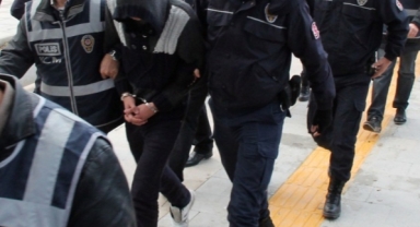 İzmir'de 'Saraçlar'a operasyon: 2 'si kamu görevlisi 21 gözaltı