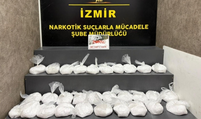 İzmir’de zehir tacirlerine çifte darbe