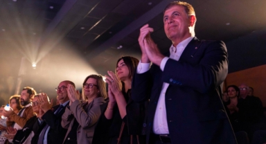 İzmir Şehir Tiyatroları’ndan Cadı Kazanı için görkemli prömiyer