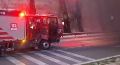 Konak Tünelleri’ndeki araç yangınına itfaiyeden hızlı müdahale