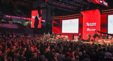 Kurultayda üçüncü gün mesaisi... PM ve YDK'ya kimler başvurdu?