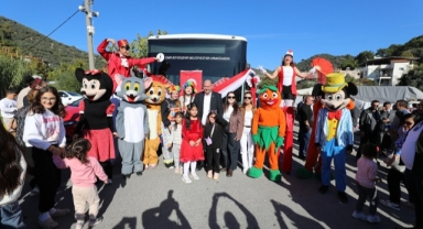 Menderes'te vatandaşlar Mandalina Festivali'nde buluştu