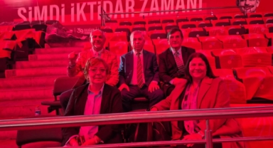 Meteoroloji uyarmıştı.. Foça selde, Başkan Fıçı Ankara’da!