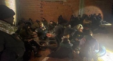 Metruk binadan 29 kaçak göçmen çıktı