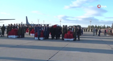 Türkiye şehitlerine ağlıyor! Kahramanlara son görev