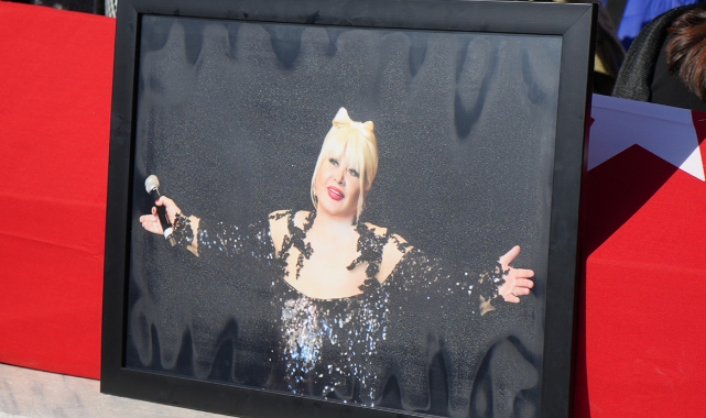 Ünlü sanatçı Muazzez Abacı son yolculuğuna uğurlandı