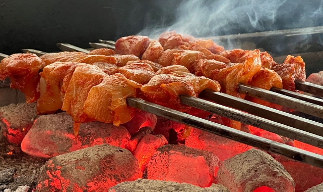 Uzmanı uyardı: Yanlış beslenmede zehirlenme ve kalp krizi riski var