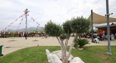 YAZAR YEKTA KOPAN EFES TARLASI YAŞAM KÖYÜ’NDE OKURLARIYLA BULUŞUYOR