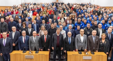 Başkan Tugay personelin yeni yılını kutladı: İşimiz namusumuzdur, biz bu yola baş koyduk