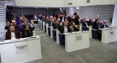 Buca Meclisi AK Parti Grubu'nda 'çatlak' tartışması: Komisyonda ‘evet’, mecliste ‘ret’