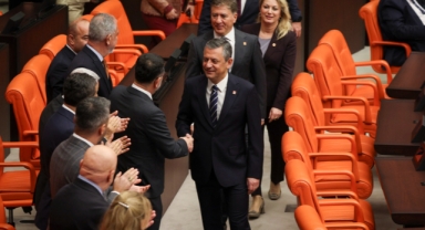 CHP'de CAO Yürütme Kurulu Belirlendi: İzmir'den Üç İsim Kritik Görevlerde!